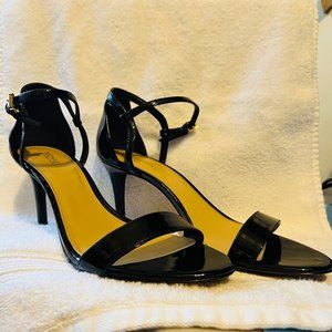 MICHAEL Michael Kors-Black Patent Leather 3" Heels-Sandal/Open Toe- 9 M Classic